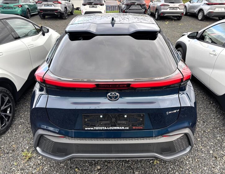 Toyota C-HR SUV 1,8 l 103 kw
