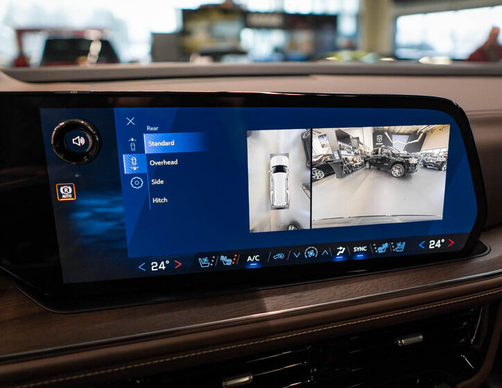 Chevrolet Suburban SUV 6,2 l 313 kw