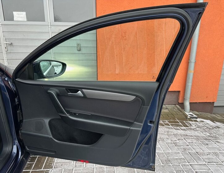 Volkswagen Passat Kombi 1,6 l 77 kw