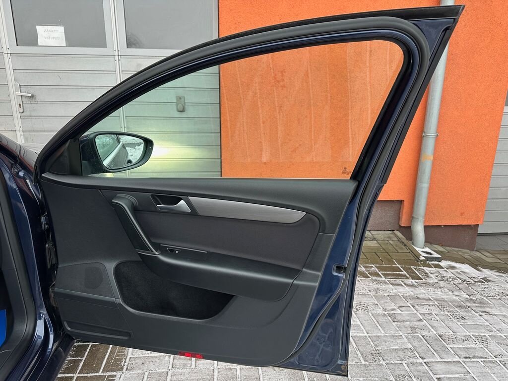 Volkswagen Passat Kombi 1,6 l 77 kw