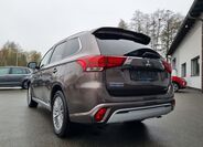 Mitsubishi Outlander 3