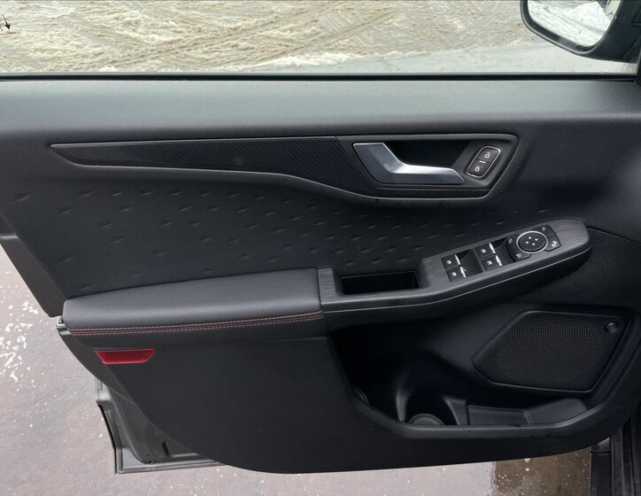 Ford Kuga SUV 1,5 l 88 kw