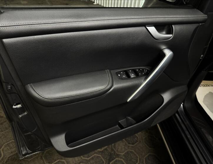 Mercedes-Benz Třídy X 14