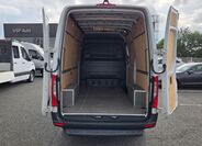 Mercedes-Benz Sprinter 16