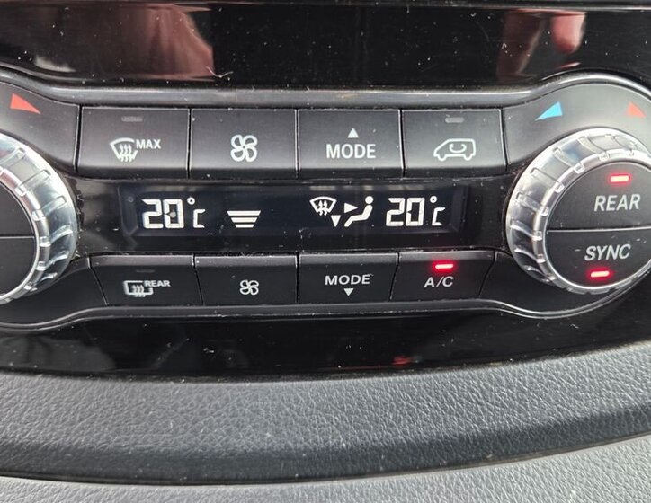 Mercedes-Benz Vito VAN / Minibus 2,0 l 174 kw