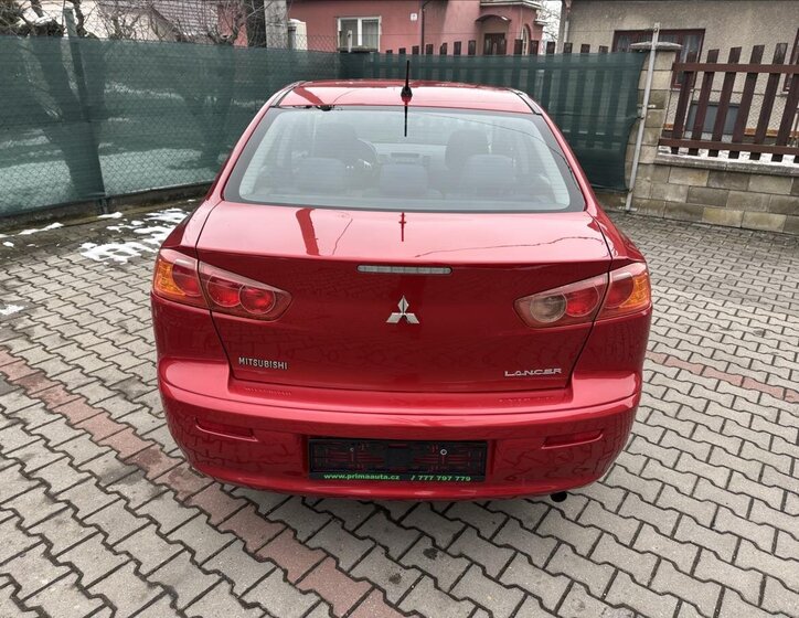 Mitsubishi Lancer Sedan 1,8 l 105 kw