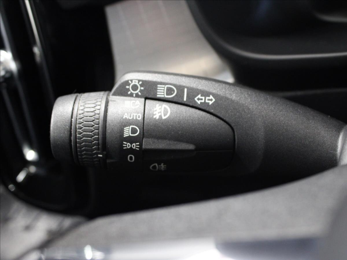 Volvo XC40 SUV / Terénní 2,0 l 182 kw