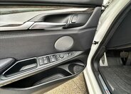 BMW X5 Kombi 3,0 l 280 kw