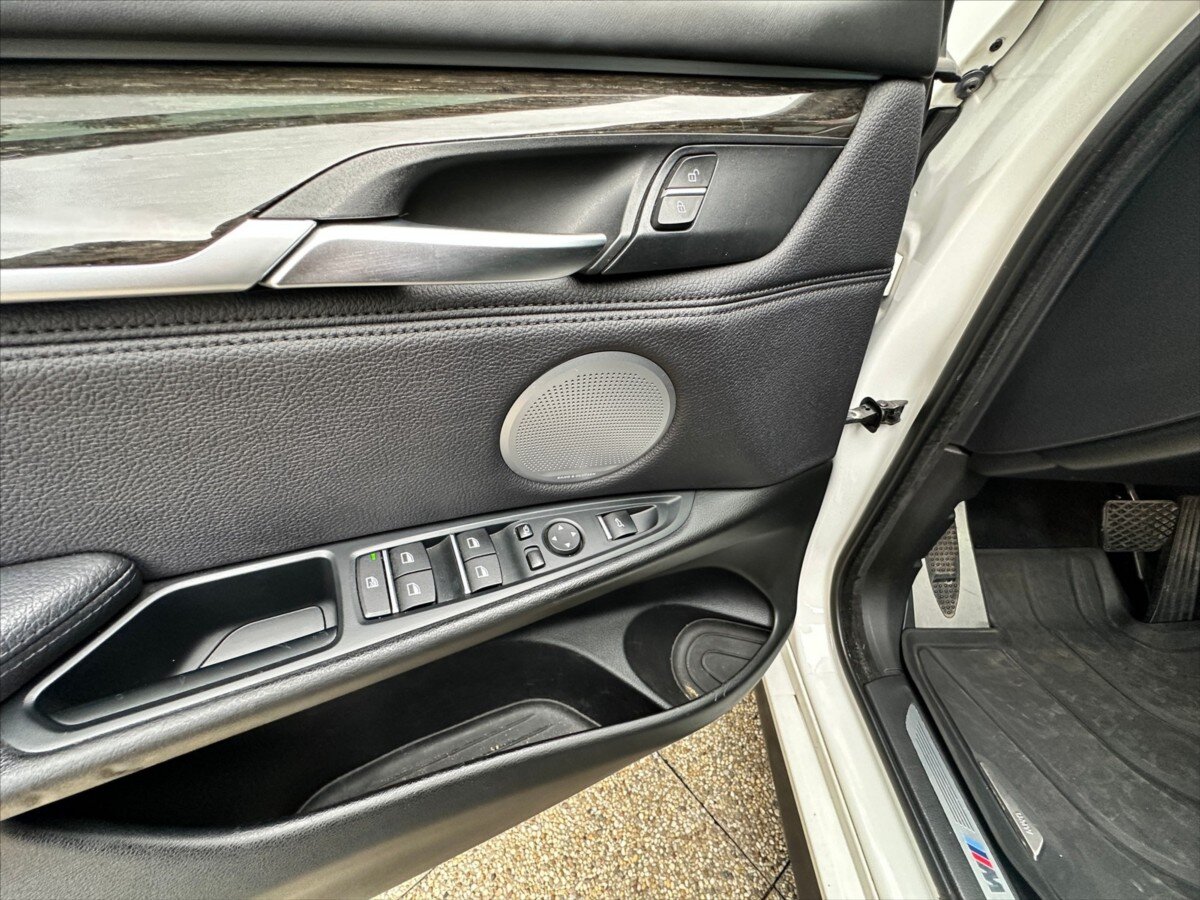 BMW X5 Kombi 3,0 l 280 kw