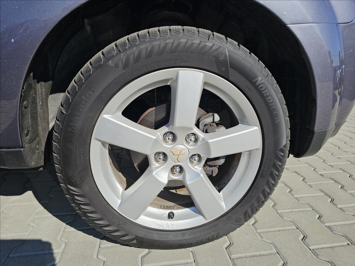 Mitsubishi Outlander SUV / Terénní 2,2 l 115 kw