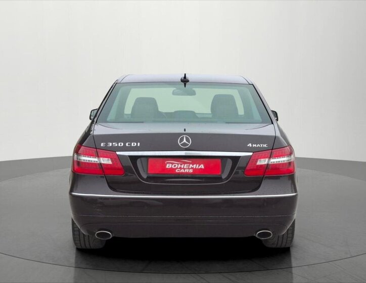 Mercedes-Benz Třídy E Sedan / Limuzína 3,0 l 170 kw