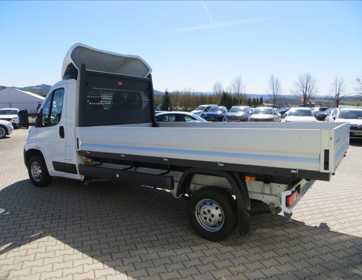 Peugeot Boxer Valník 2,2 l 121 kw