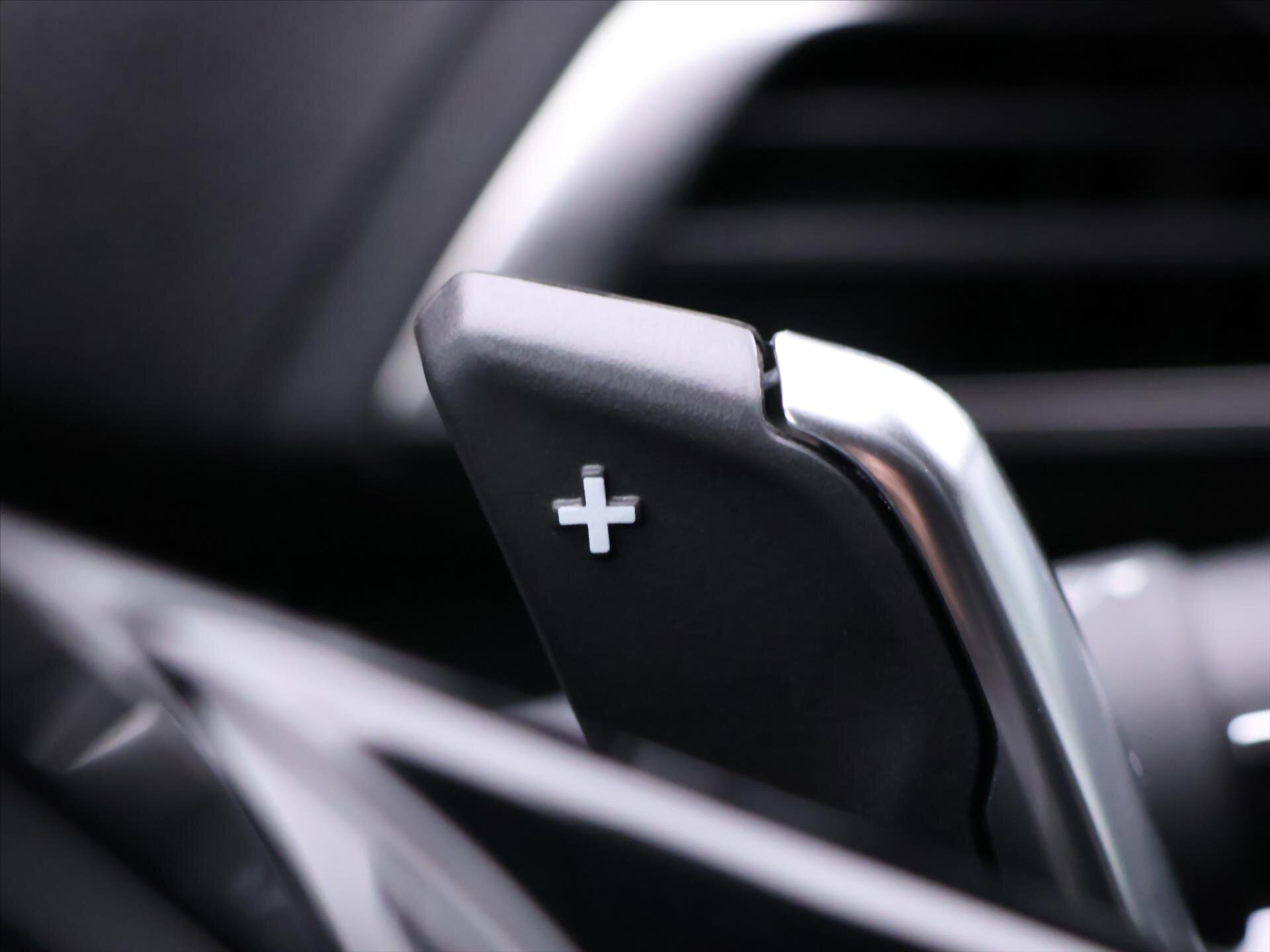 Peugeot 5008 SUV / Terénní 1,2 l 96 kw