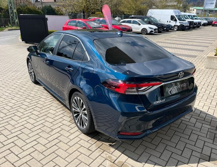 Toyota Corolla Sedan / Limuzína 1,5 l 92 kw