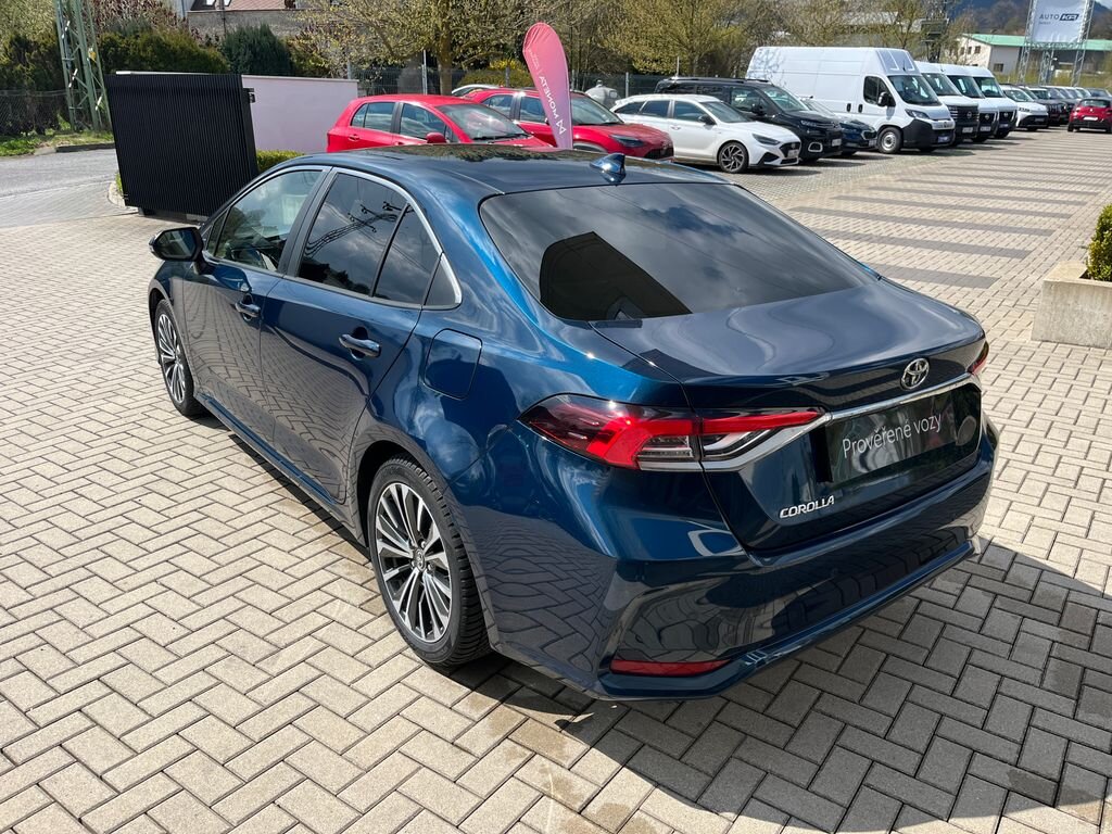 Toyota Corolla Sedan / Limuzína 1,5 l 92 kw