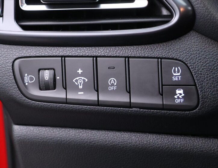 Hyundai i30 Liftback 1,5 l 117 kw