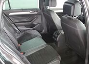 Volkswagen Passat 10