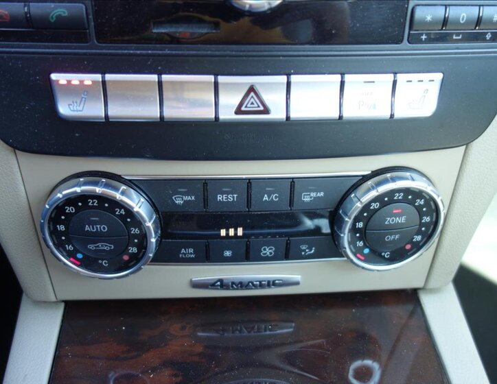 Mercedes-Benz Třídy C Sedan 3,0 l 170 kw