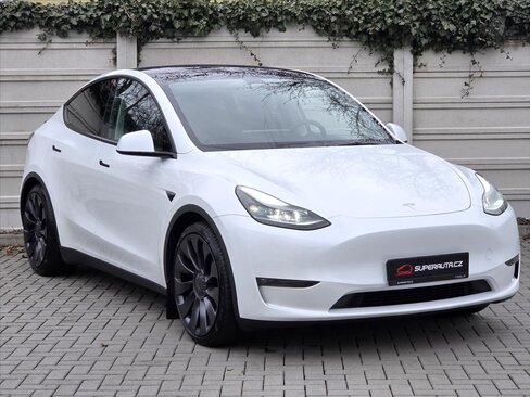 Tesla Model Y SUV / Terénní 0,0 393 kw
