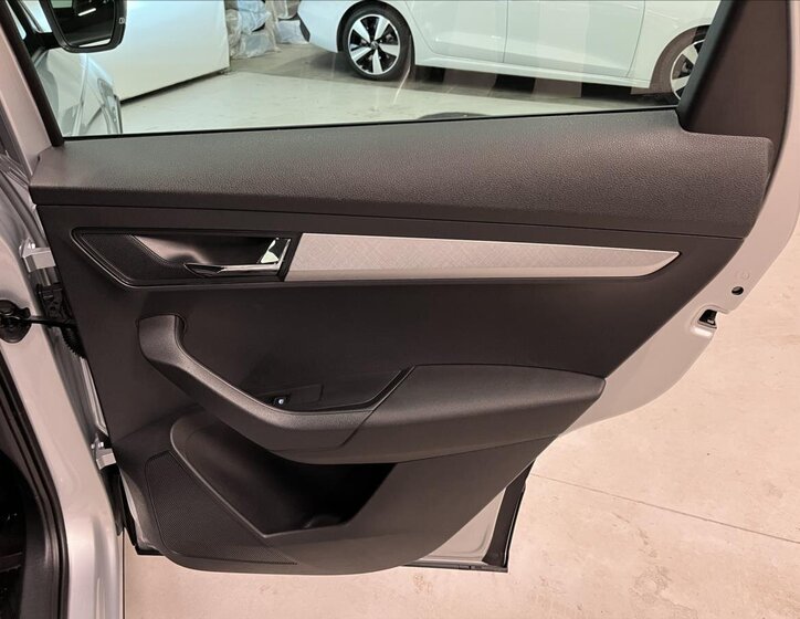 Škoda Karoq SUV 1,5 l 110 kw