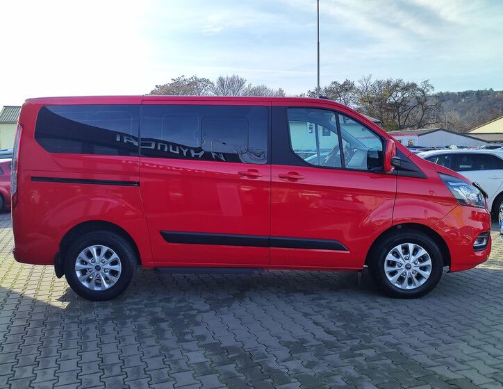 Ford Tourneo Custom 4
