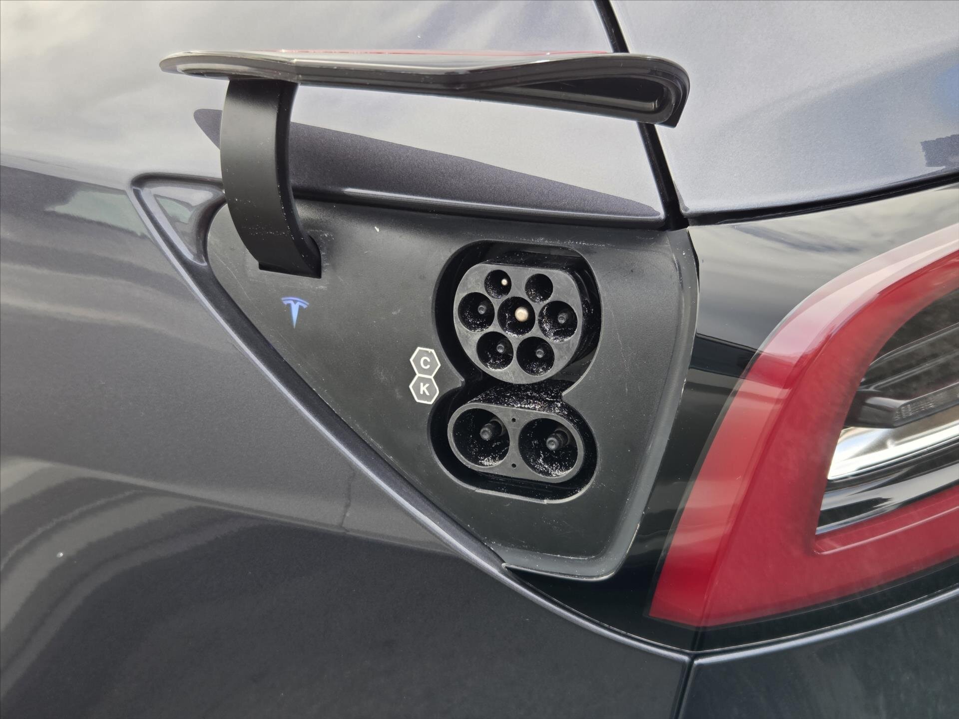 Tesla Model 3 Sedan 0,0 208 kw