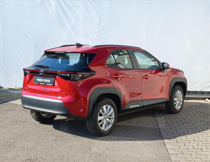 Toyota Yaris Cross CUV / Crossover 1,5 l 68 kw
