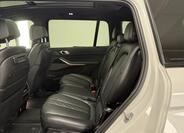 BMW X7 10