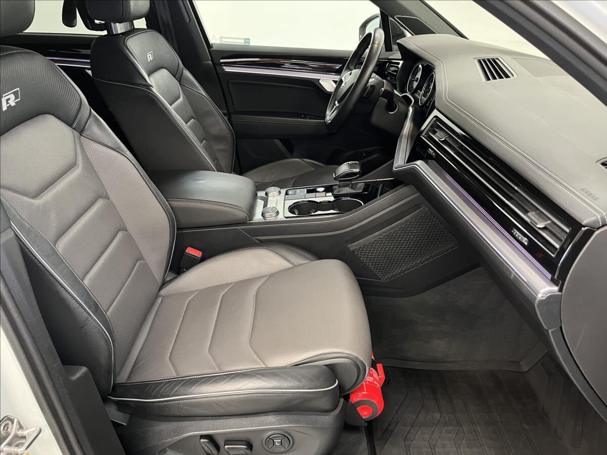 Volkswagen Touareg SUV / Terénní 4,0 l 310 kw