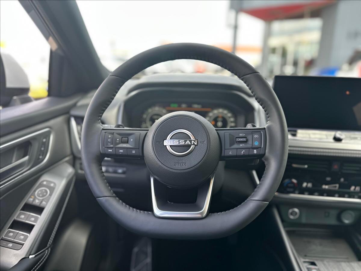 Nissan Qashqai SUV / Terénní 1,3 l 116 kw