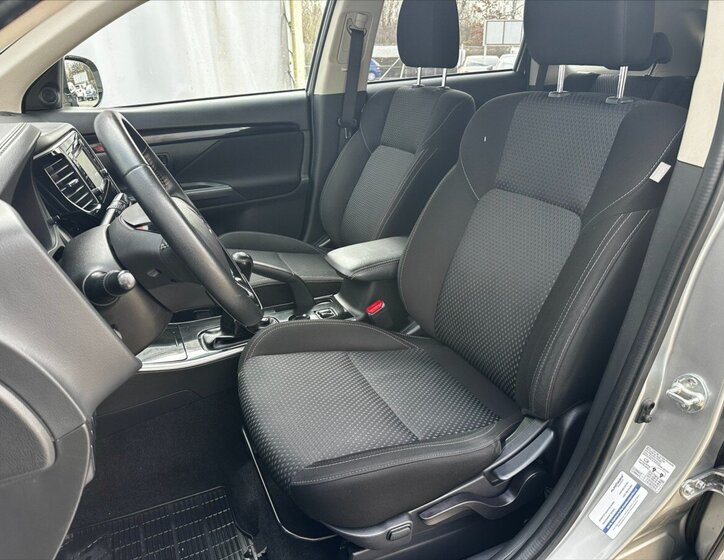 Mitsubishi Outlander Kombi 2,0 l 110 kw