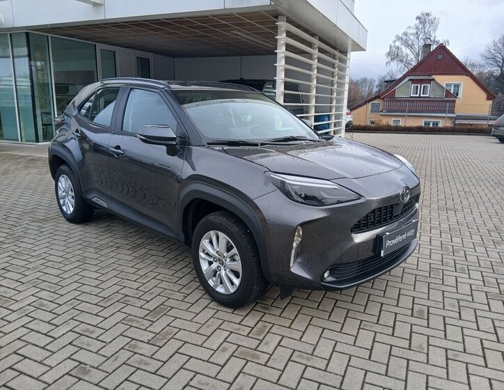 Toyota Yaris Cross 8
