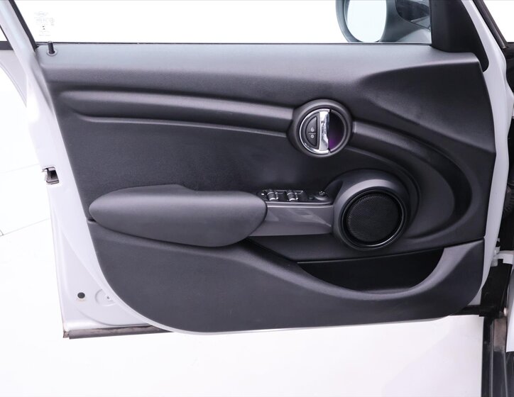 Mini Cooper Hatchback 1,5 l 100 kw