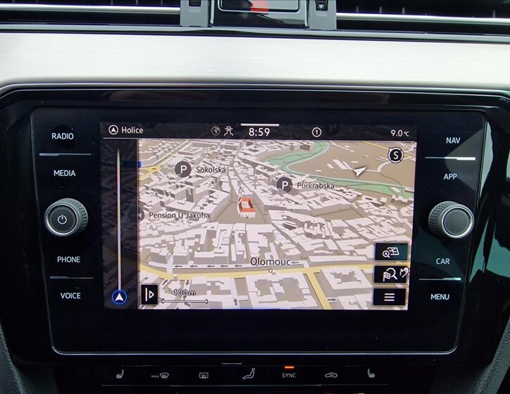 Volkswagen Passat Sedan / Limuzína 2,0 l 147 kw