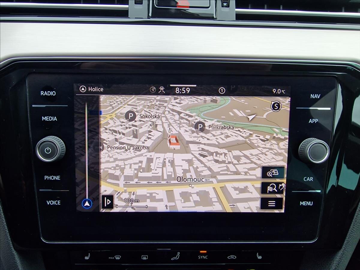 Volkswagen Passat Sedan / Limuzína 2,0 l 147 kw