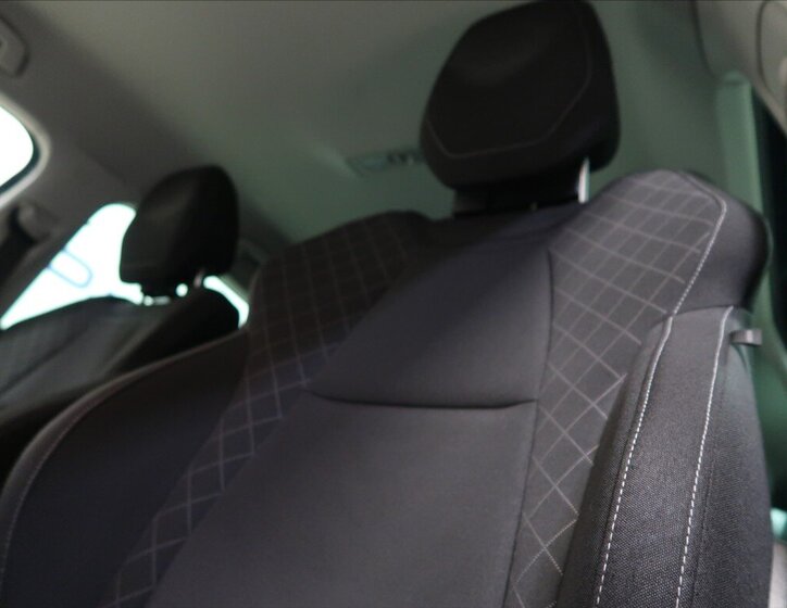 Škoda Karoq SUV 1,5 l 110 kw