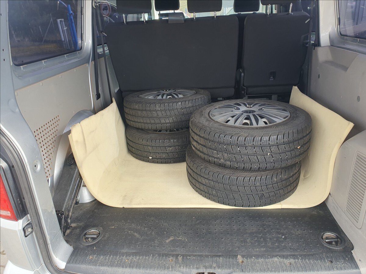 Volkswagen Transporter Kombi 2,0 l 110 kw