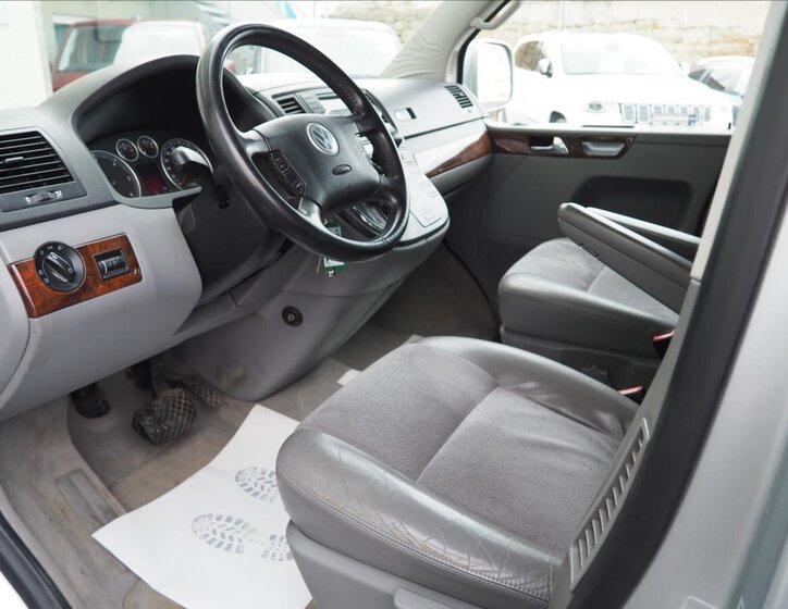 Volkswagen Multivan Kombi 2,5 l 128 kw