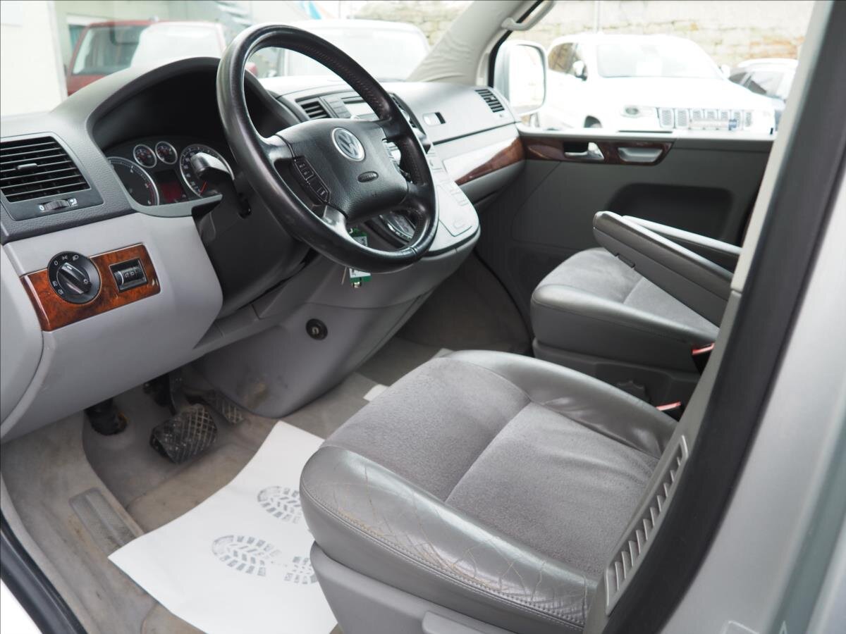 Volkswagen Multivan Kombi 2,5 l 128 kw