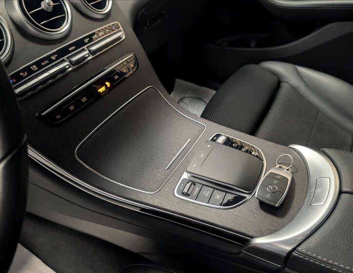 Mercedes-Benz GLC SUV 2,0 l 145 kw
