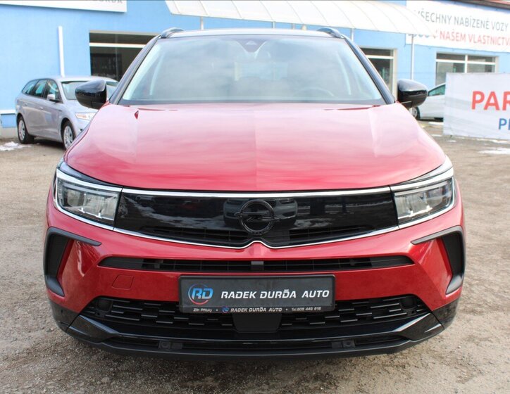 Opel Grandland SUV 1,2 l 96 kw