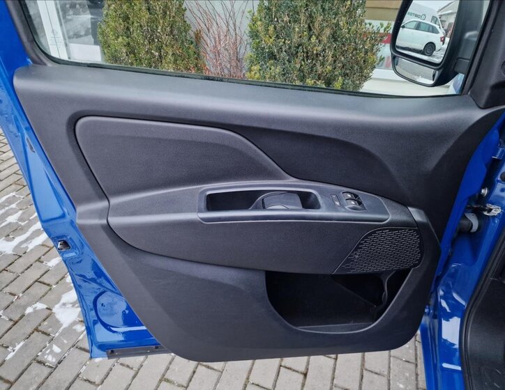 Fiat Dobló cargo Skříň 1,4 l 88 kw