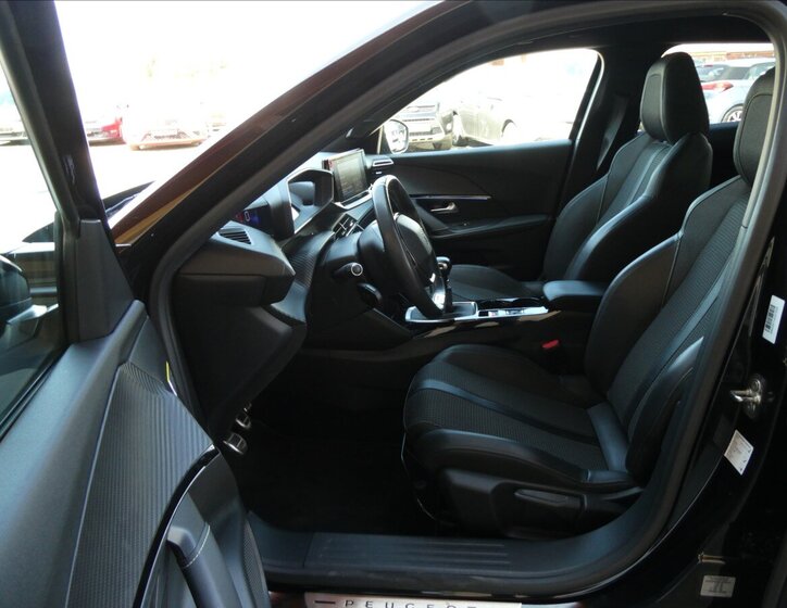 Peugeot 2008 SUV / Terénní 1,2 l 96 kw