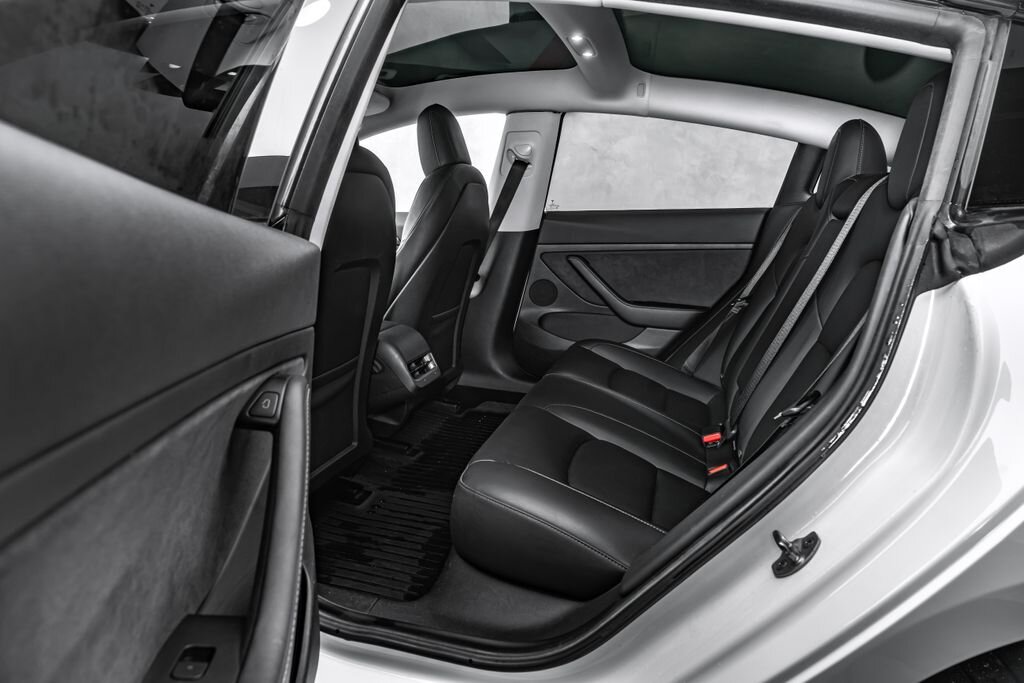 Tesla Model 3 Sedan 0,0 65 kw