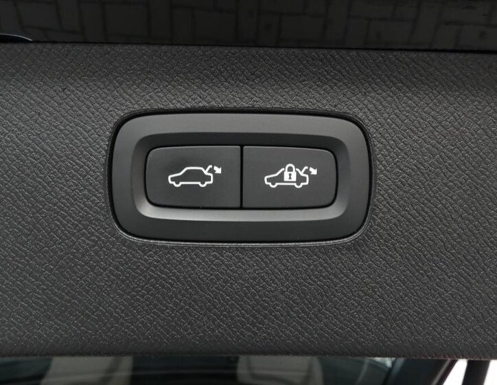 Volvo XC90 SUV / Terénní 2,0 l 173 kw