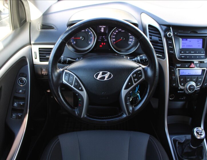 Hyundai i30 Kombi 1,6 l 99 kw