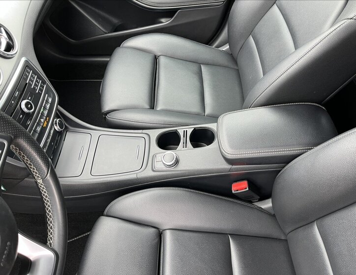 Mercedes-Benz GLA Hatchback 1,6 l 115 kw