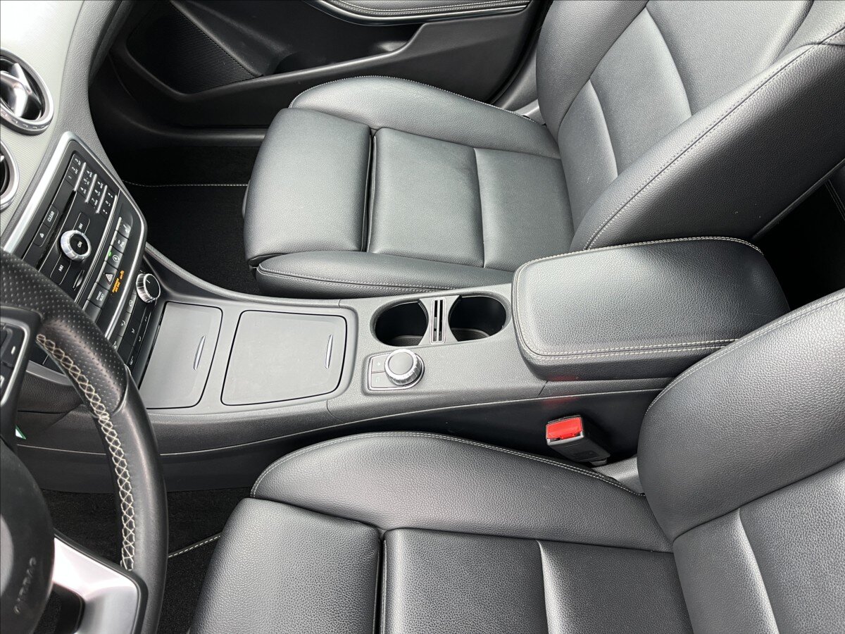 Mercedes-Benz GLA Hatchback 1,6 l 115 kw