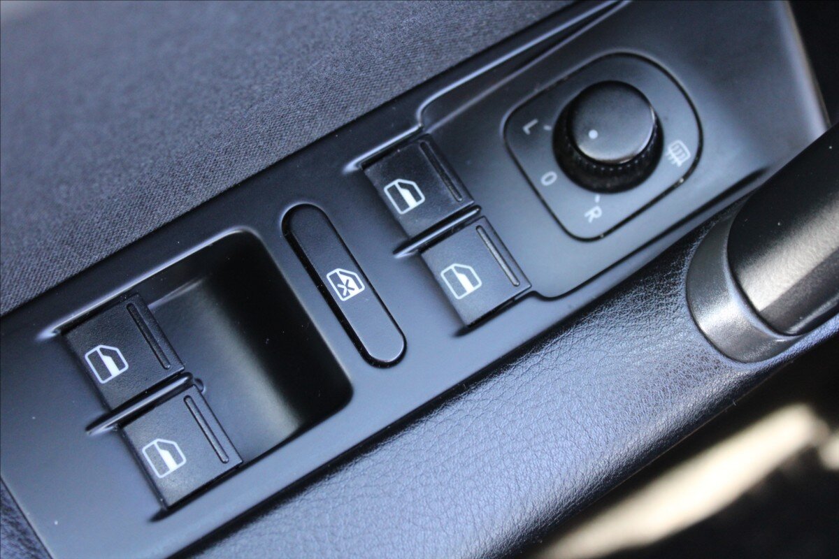 Volkswagen Passat Kombi 1,6 l 77 kw