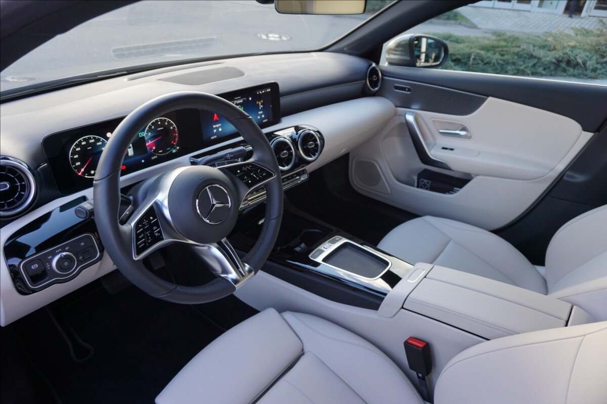 Mercedes-Benz Třídy A Hatchback 1,3 l 100 kw